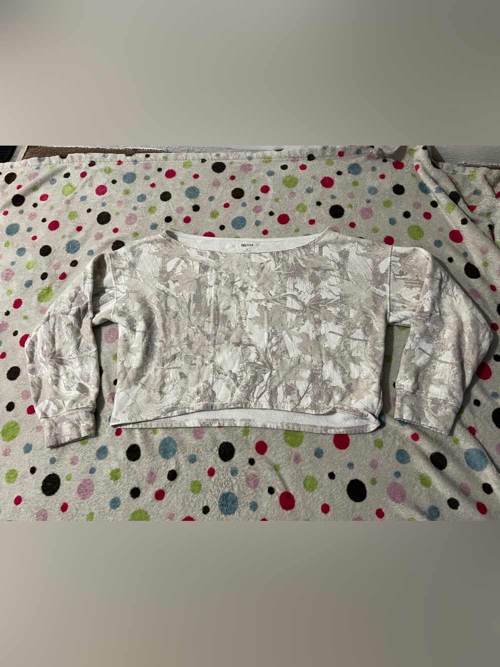 Hollister White & Taupe Abstract Print Cropped Boatneck Top